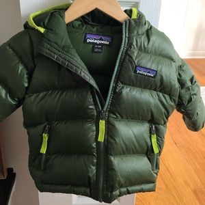 Patagonia hooded baby jacket 6-12 months